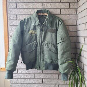 Vintage 'US Military' issue green zip-up flight jacket men's L